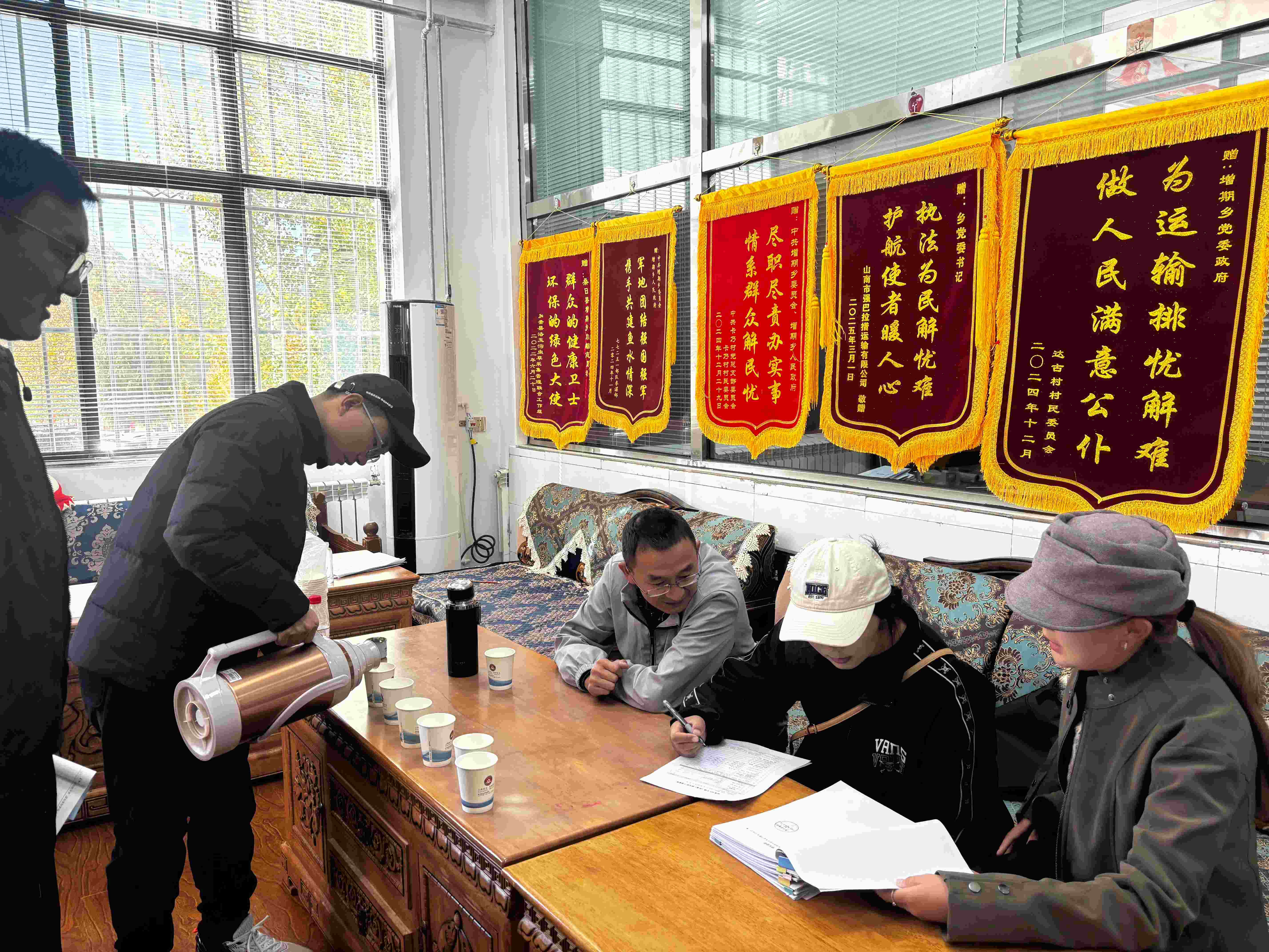 西藏自治区自然灾害普查小组到桑日县核查